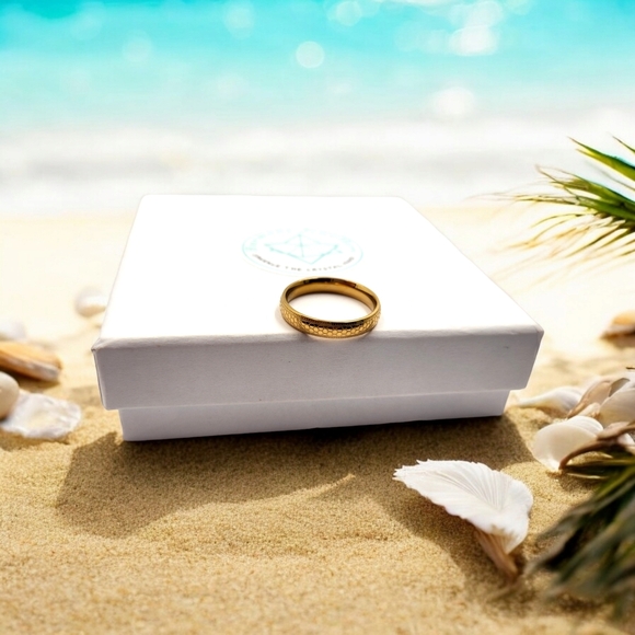 Gold Stainless Steel band Ring , size 8 - Picture 5 of 5